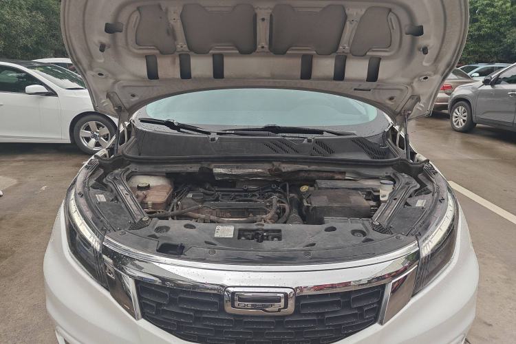 Used Qoros 5 2017 1.6T Automatic Leading Model Engine Bay