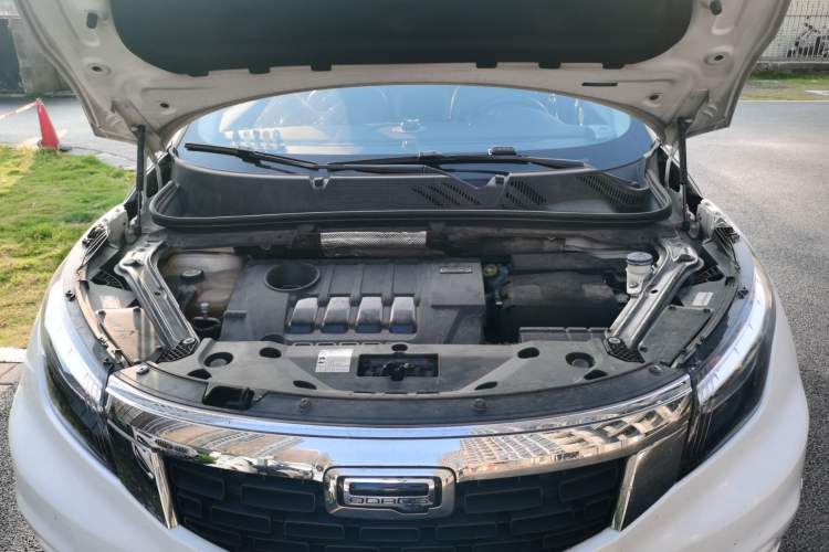 Used Qoros 5 2017 1.6T Automatic Prestige Model Engine Bay