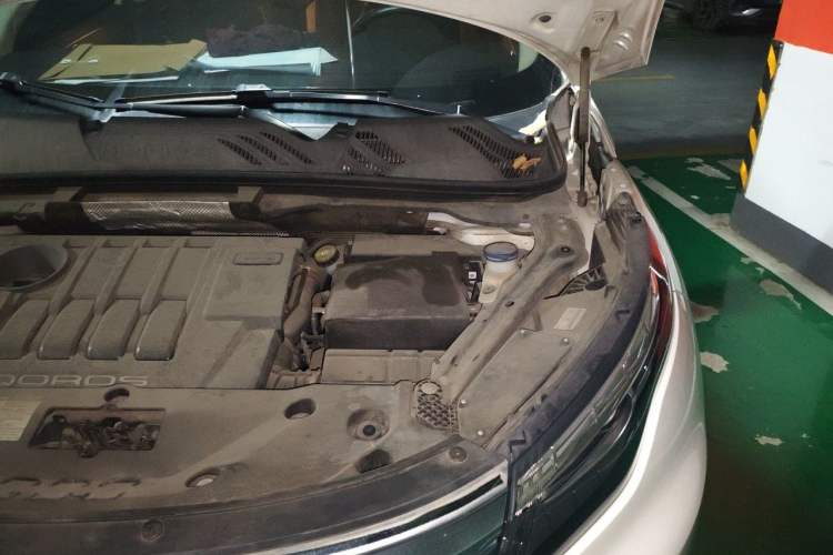 Used Qoros 5 2017 1.6T Automatic Prestige Model Engine Bay Left