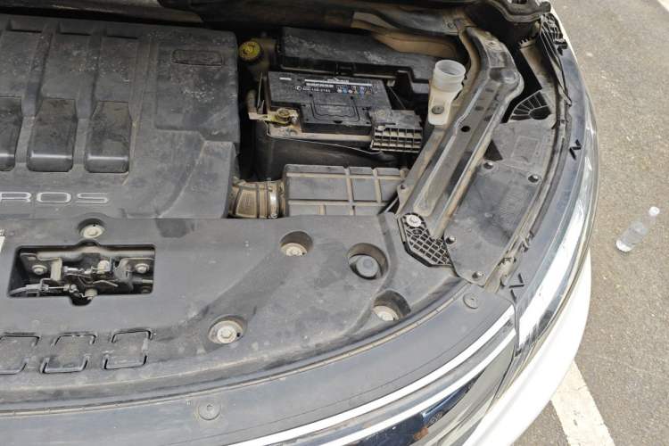 Used Qoros 5 2017 1.6T Automatic Prestige Model Engine Bay Left