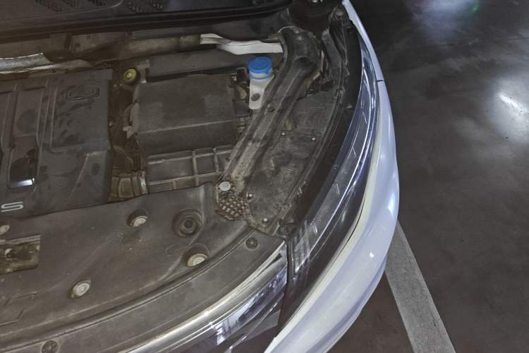 Used Qoros 5 2017 1.6T Automatic Prestige Model Engine Bay Left