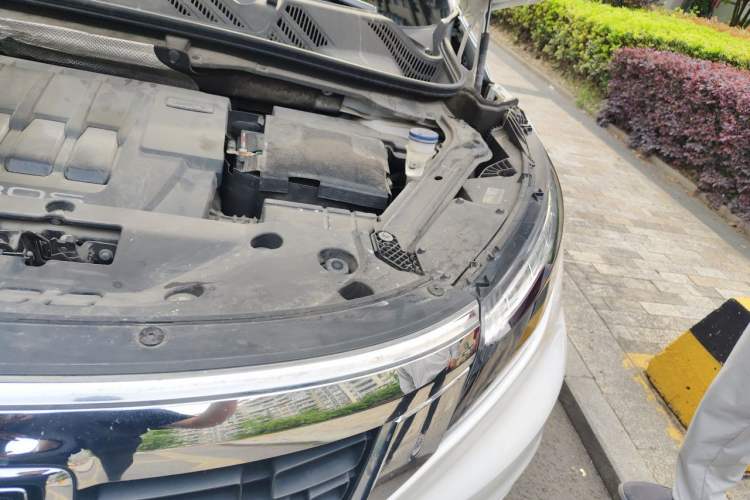 Used Qoros 5 2017 1.6T Automatic Prestige Model Engine Bay Left