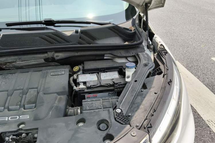 Used Qoros 5 2017 1.6T Automatic Prestige Model Engine Bay Left