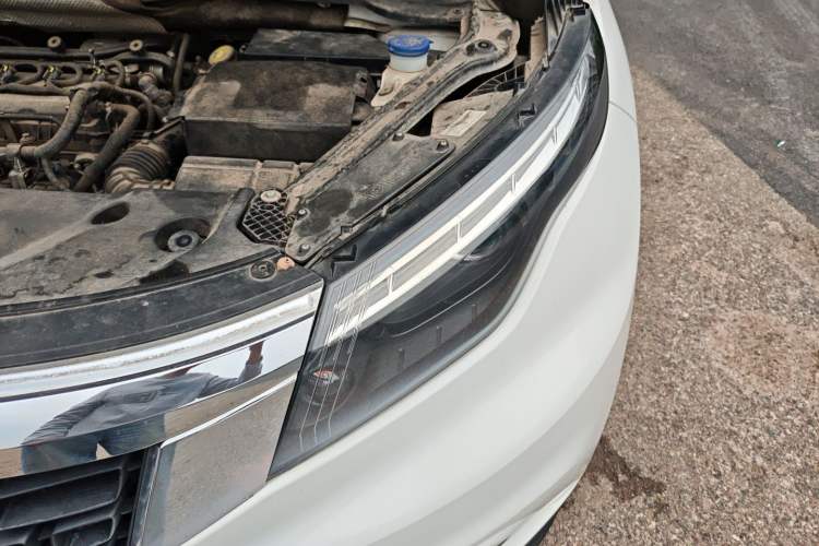 Used Qoros 5 2017 1.6T Automatic Leading Model Engine Bay Left