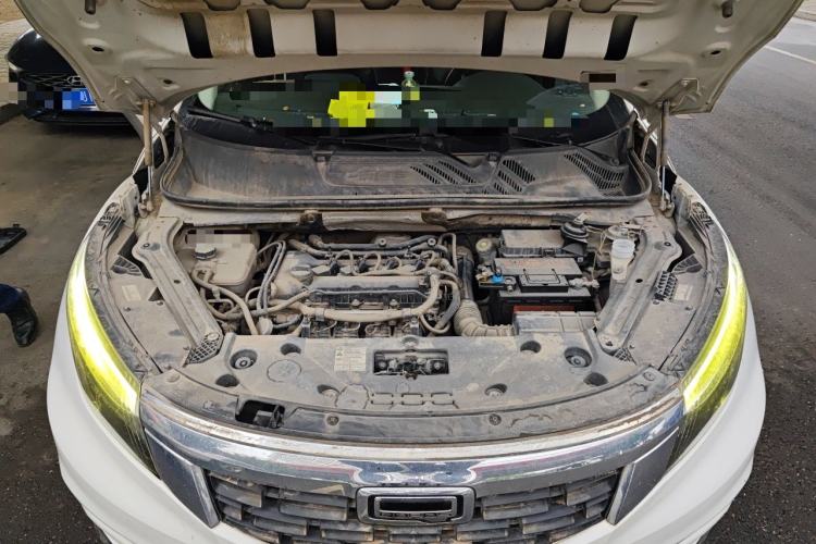 Used Qoros 5 2017 1.6T Automatic Leading Model Engine Bay