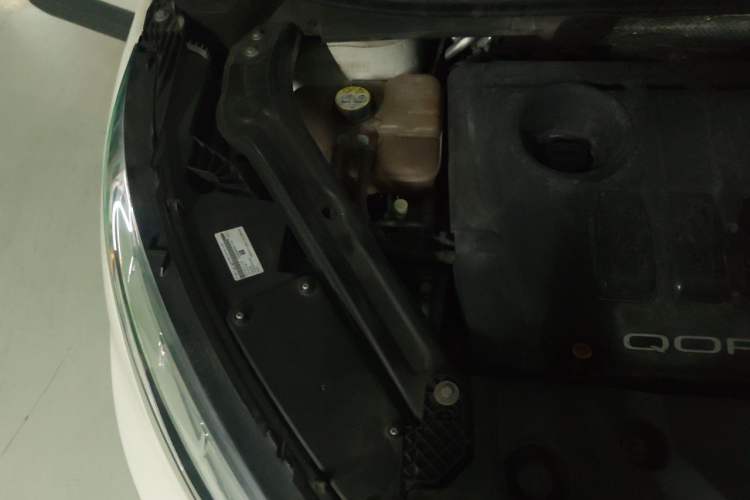 Used Qoros 5 2017 1.6T Automatic New Elite Model Engine Bay Right