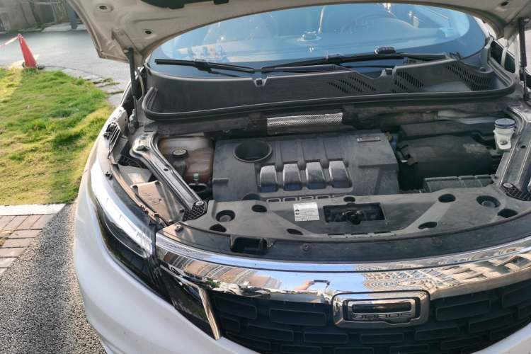Used Qoros 5 2017 1.6T Automatic Prestige Model Engine Bay Right