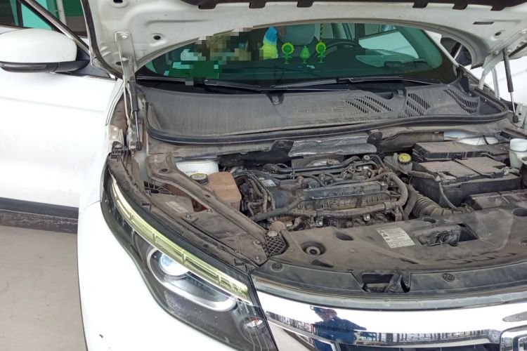 Used Qoros 5 2017 1.6T Automatic New Elite Model Engine Bay Right