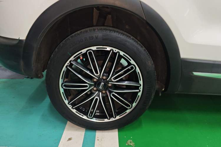 Used Qoros 5 2017 1.6T Automatic Flagship Model Exterior 5