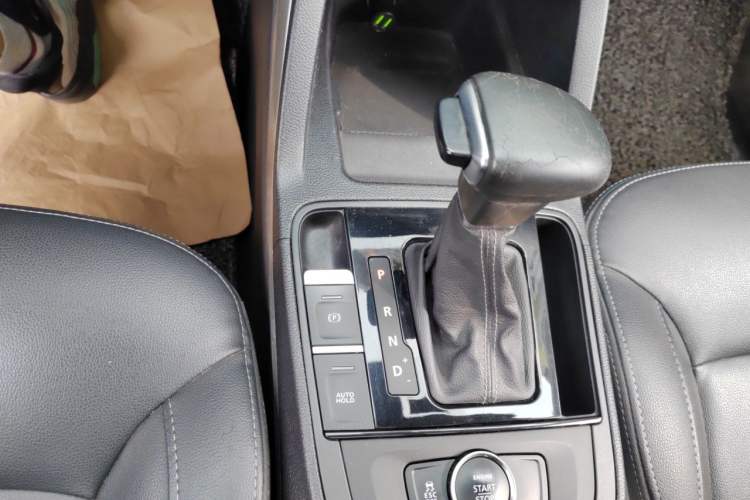 Used Qoros 5 2017 1.6T Automatic Leading Model Gear Lever