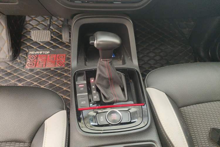 Used Qoros 5 2017 1.6T Automatic Prestige Model Gear Lever