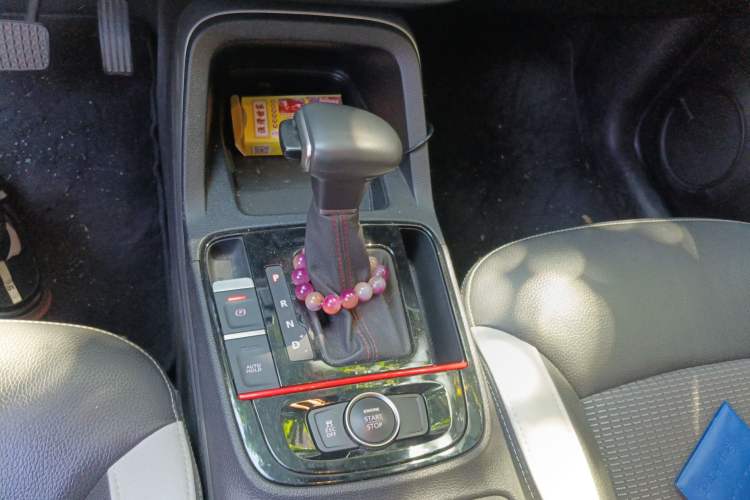 Used Qoros 5 2017 1.6T Automatic Prestige Model Gear Lever