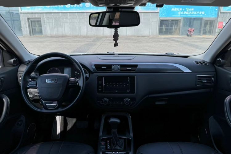 Used Qoros 5 2017 1.6T Automatic Flagship Model Interior 1