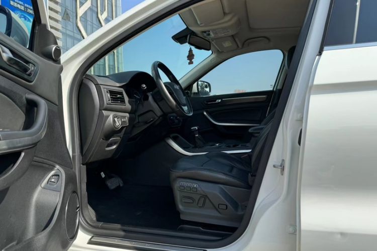 Used Qoros 5 2017 1.6T Automatic Flagship Model Interior 2