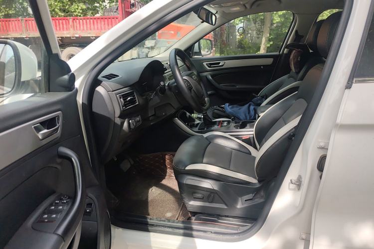 Used Qoros 5 2017 1.6T Automatic Prestige Model Left Front Seat