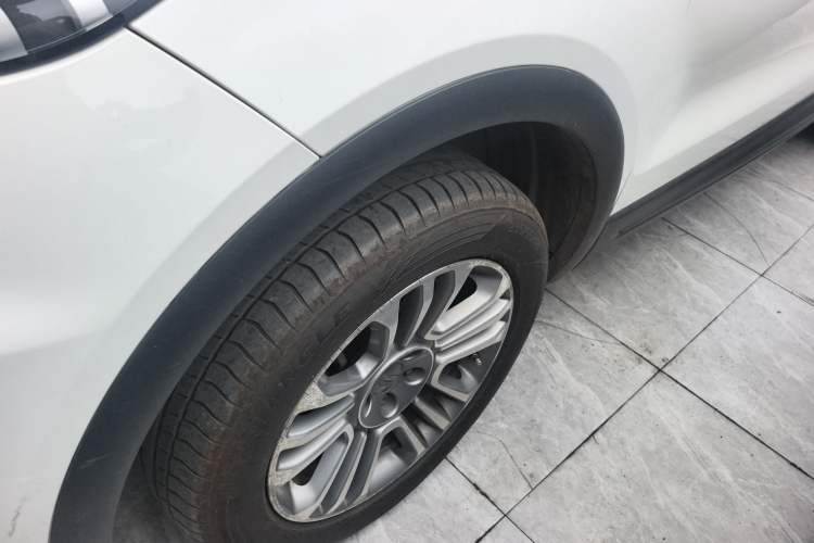 Used Qoros 5 2017 1.6T Automatic Prestige Model Left Front Wheel Hub