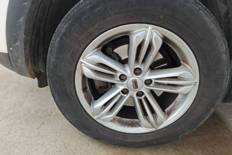 Used Qoros 5 2017 1.6T Automatic Leading Model Left Front Wheel Hub