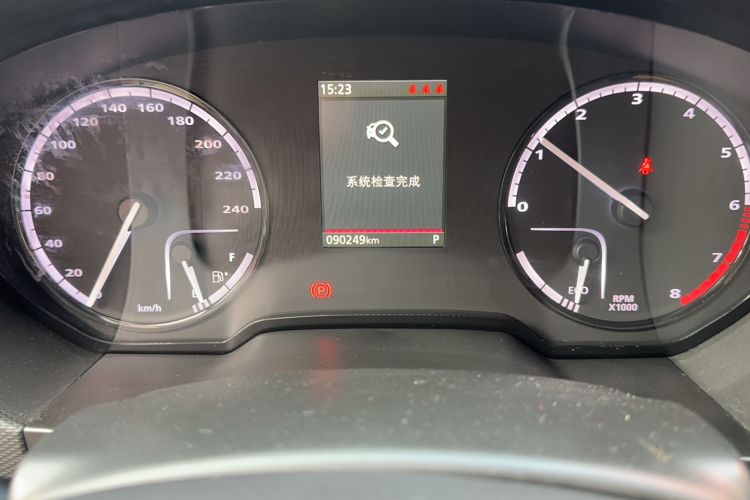 Used Qoros 5 2017 1.6T Automatic Flagship Model Odometer Close Up