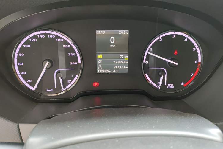 Used Qoros 5 2017 1.6T Manual Leading Model Odometer Close Up