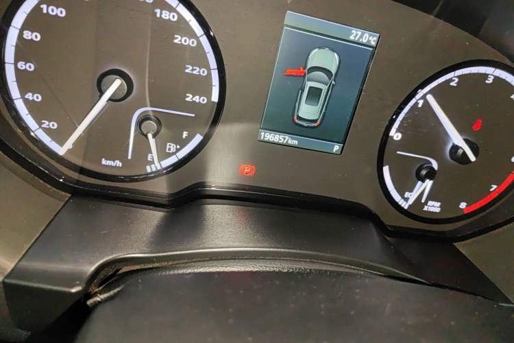 Used Qoros 5 2017 1.6T Automatic Prestige Model Odometer Close Up