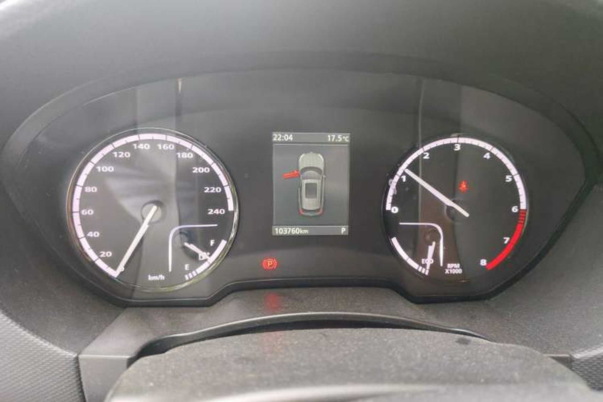Used Qoros 5 2017 1.6T Automatic Prestige Model Odometer Close Up