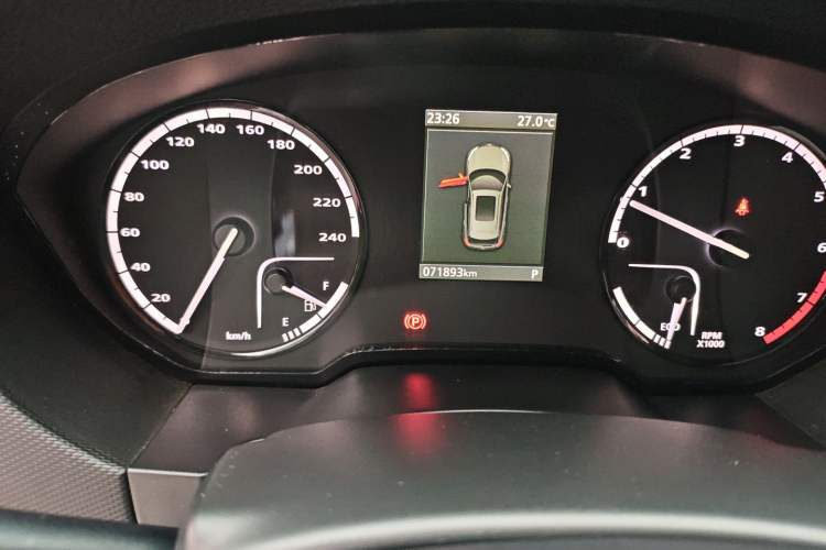 Used Qoros 5 2017 1.6T Automatic Leading Model Odometer Close Up