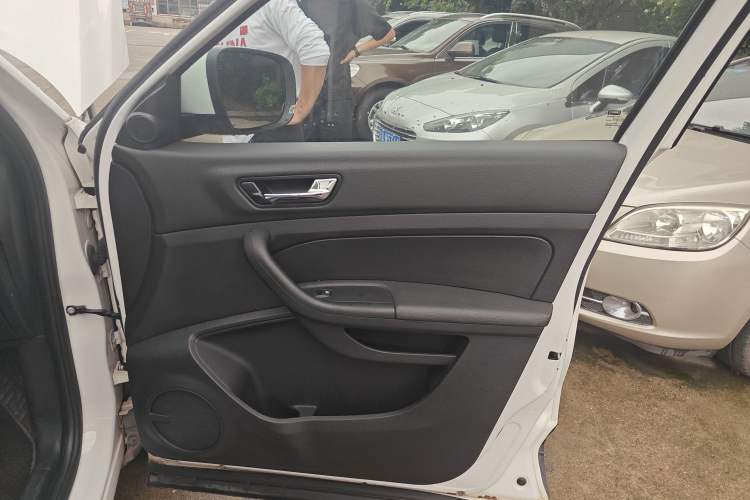 Used Qoros 5 2017 1.6T Automatic Leading Model Right Front Door Interior