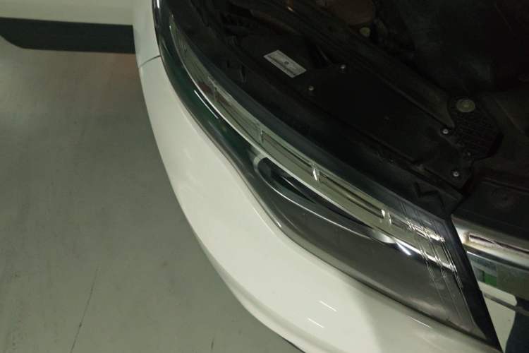 Used Qoros 5 2017 1.6T Automatic New Elite Model Right Front Headlight