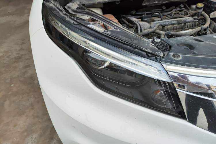 Used Qoros 5 2017 1.6T Manual Leading Model Right Front Headlight