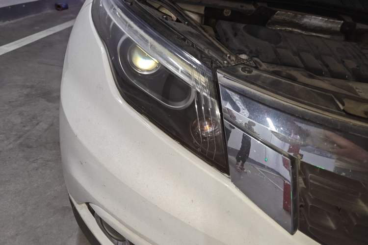 Used Qoros 5 2017 1.6T Automatic Prestige Model Right Front Headlight
