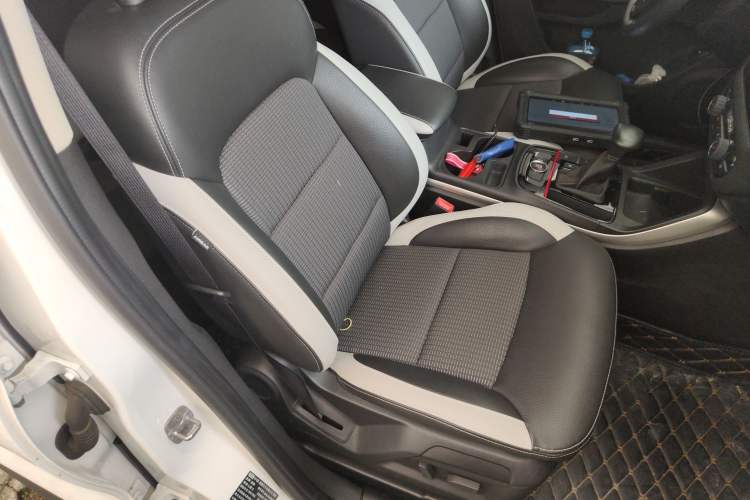 Used Qoros 5 2017 1.6T Automatic Prestige Model Right Front Seat