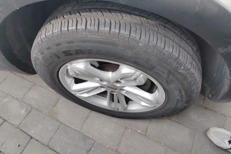 Used Qoros 5 2017 1.6T Automatic Leading Model Right Front Wheel Hub