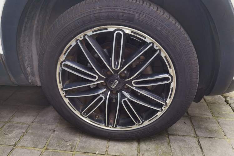 Used Qoros 5 2017 1.6T Automatic New Elite Model Right Front Wheel Hub