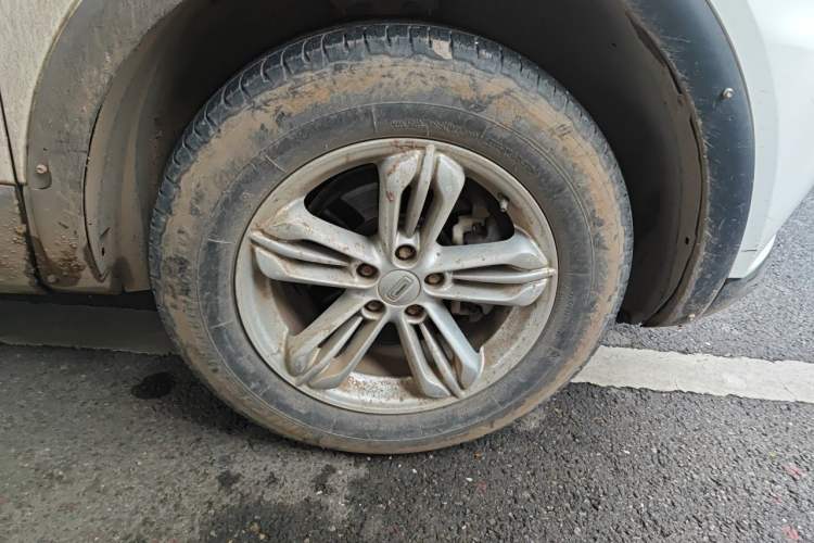 Used Qoros 5 2017 1.6T Automatic Leading Model Right Front Wheel Hub