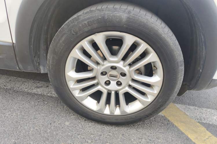 Used Qoros 5 2017 1.6T Automatic Prestige Model Right Front Wheel Hub