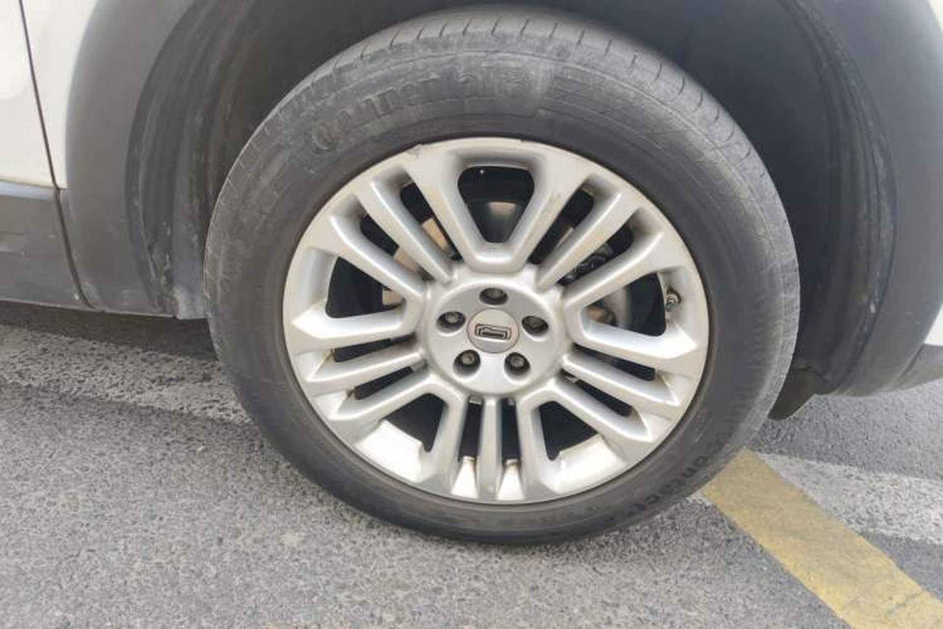 Used Qoros 5 2017 1.6T Automatic Prestige Model Right Front Wheel Hub