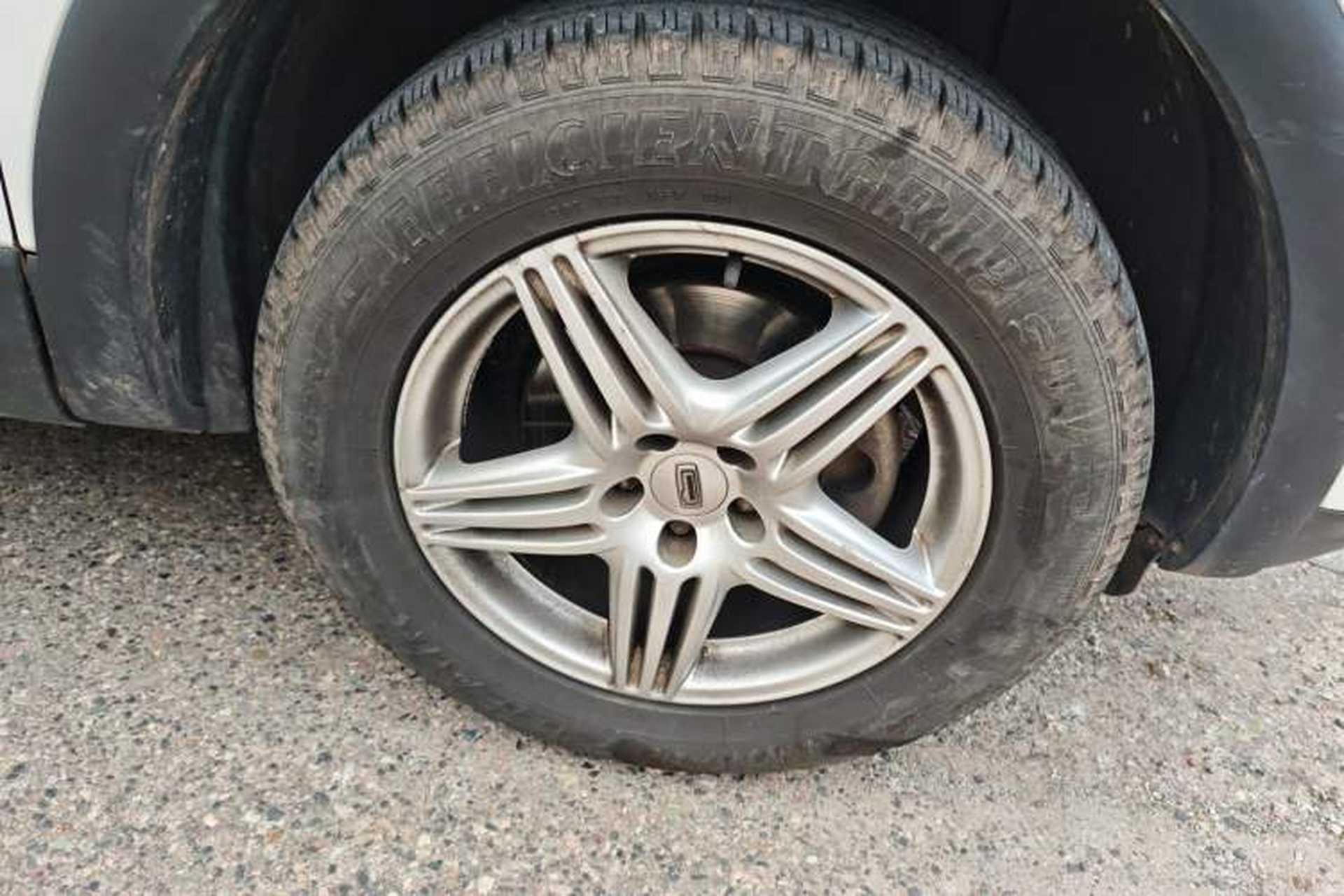 Used Qoros 5 2017 1.6T Automatic Leading Model Right Front Wheel Hub