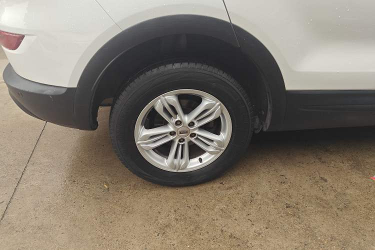 Used Qoros 5 2017 1.6T Automatic Leading Model Right Rear Wheel Hub