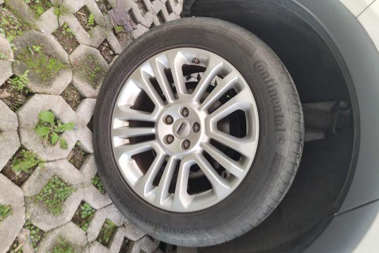 Used Qoros 5 2017 1.6T Automatic Prestige Model Right Rear Wheel Hub