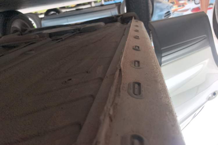 Used Qoros 5 2017 1.6T Automatic Prestige Model Right Side Sill