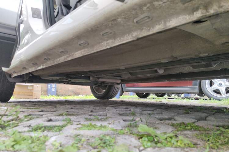 Used Qoros 5 2017 1.6T Automatic Prestige Model Right Side Sill