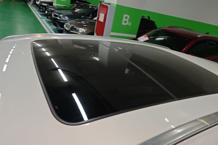 Used Qoros 5 2017 1.6T Automatic Flagship Model Roof