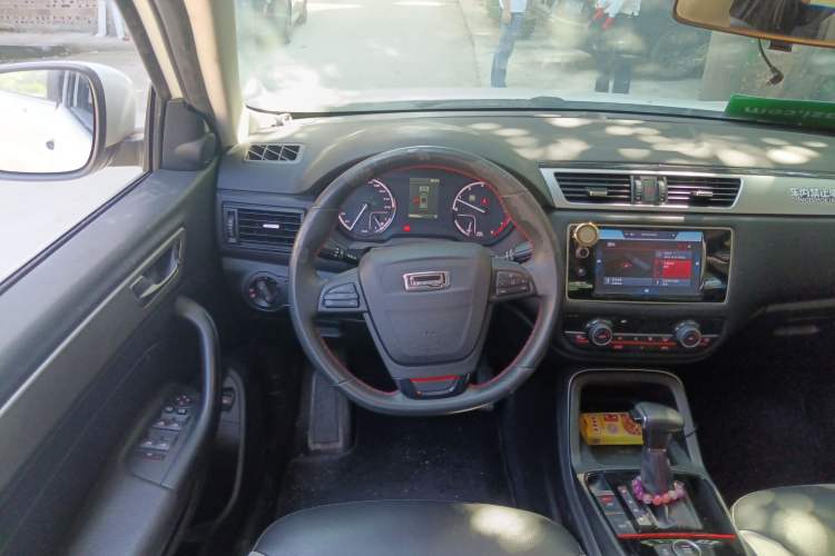 Used Qoros 5 2017 1.6T Automatic Prestige Model Steering Wheel