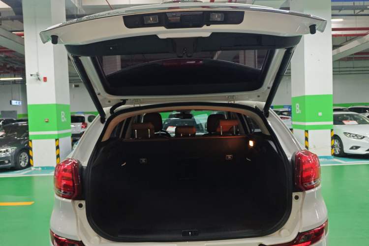 Used Qoros 5 2017 1.6T Automatic Flagship Model Trunk