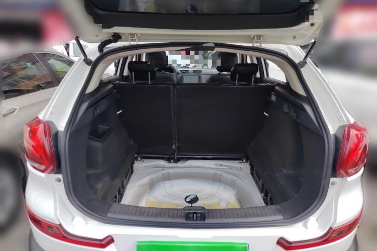 Used Qoros 5 2017 1.6T Automatic Leading Model Trunk