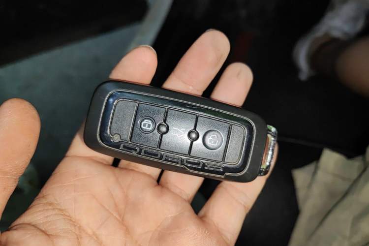 Used Qoros 5 2017 1.6T Automatic Prestige Model Vehicle Key
