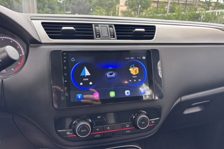 Used Qoros 5 2017 1.6T Automatic Prestige Model Audio And AC Panel