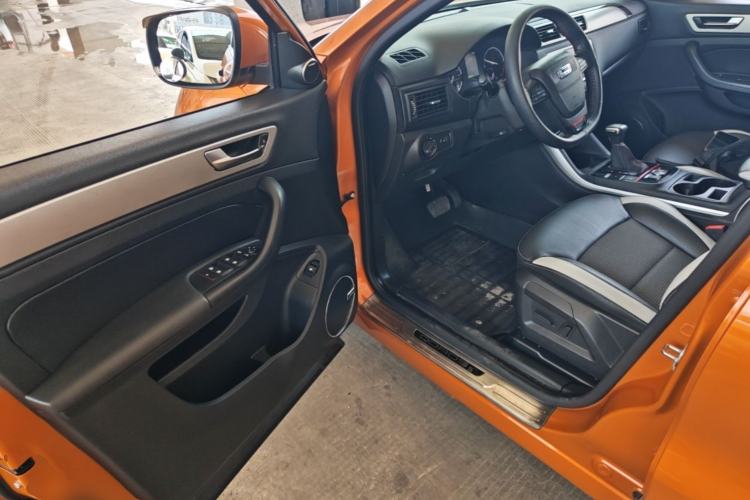 Used Qoros 5 2017 1.6T Automatic Prestige Model Driver Seat