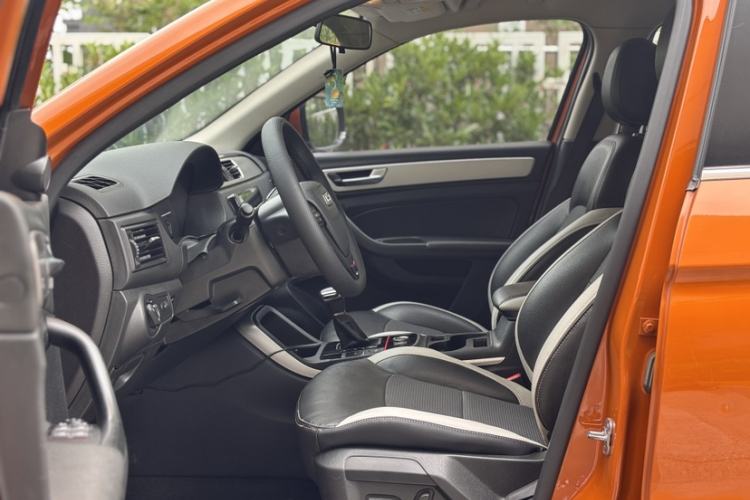 Used Qoros 5 2017 1.6T Automatic Prestige Model Interior 1