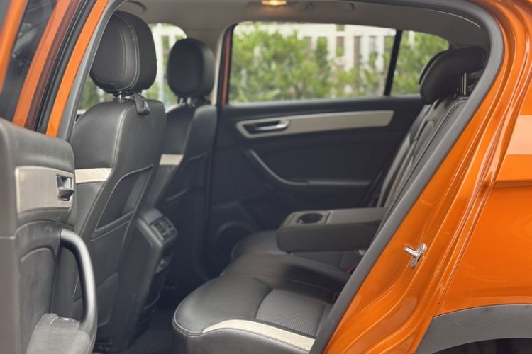 Used Qoros 5 2017 1.6T Automatic Prestige Model Interior 4